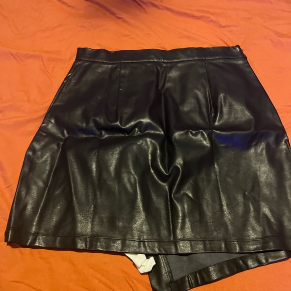 Finesse Faux leather mini - Picture 2 of 5